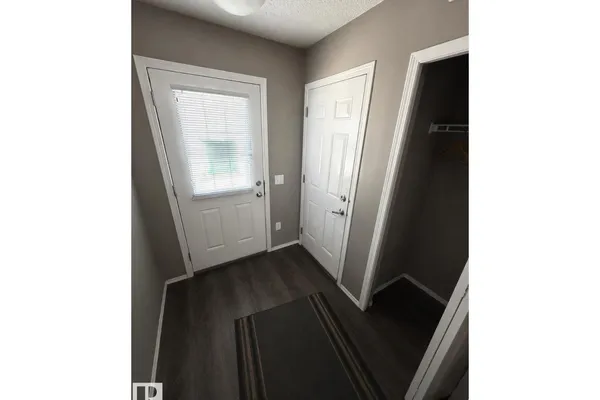 #21 6520 2 AV SW photo 2