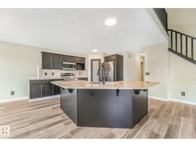 16523 89 ST NW photo 12