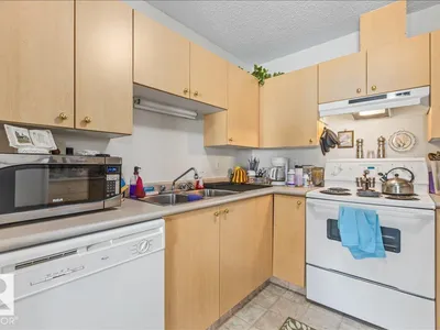 #106B 114 Westpark DR photo 4