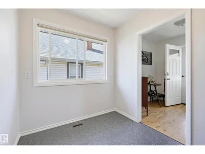 10423 64 AV NW photo 7