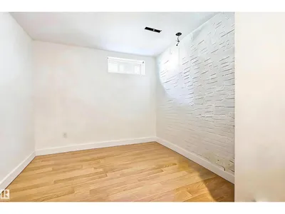 10423 64 AV NW photo 23