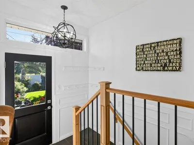 9047 52 ST NW photo 26
