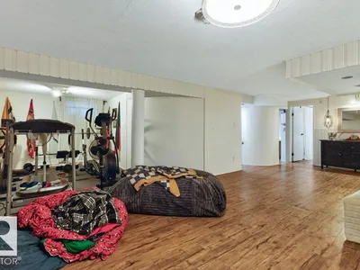 9047 52 ST NW photo 30