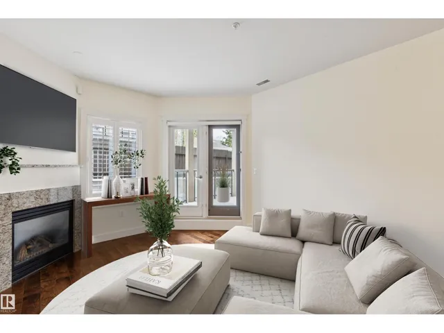 #16 11518 76 AV NW, Edmonton