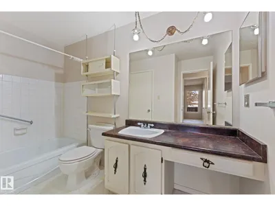 164 SURREY GARDENS NW photo 22