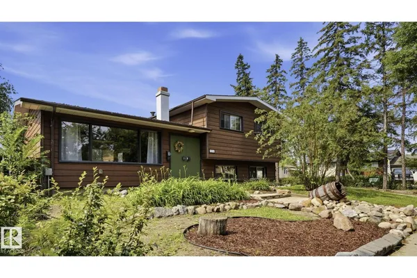 9216 93 ST photo 2