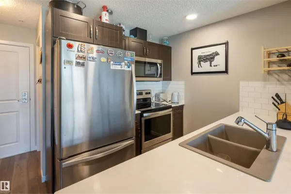 #246 1818 RUTHERFORD RD SW photo 3