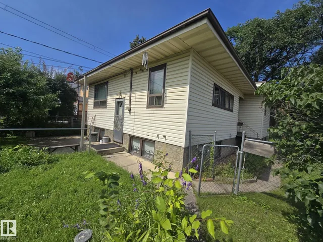 9839 81 AV NW, Edmonton