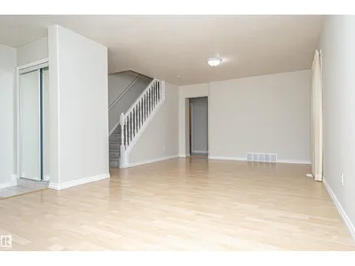 12241 93 ST NW photo 9