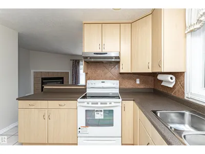 12241 93 ST NW photo 15