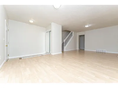 12241 93 ST NW photo 8