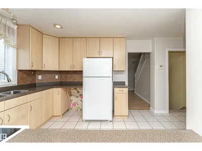 12241 93 ST NW photo 17