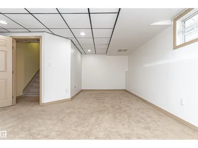 12241 93 ST NW photo 43