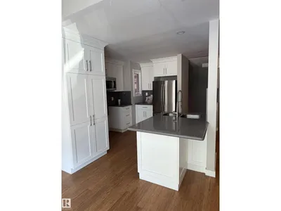 10344A 121 ST NW photo 10
