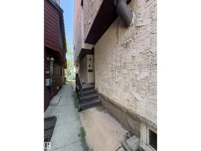 10344A 121 ST NW photo 29
