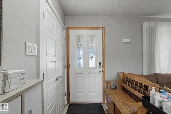 4323 114B ST NW photo 2
