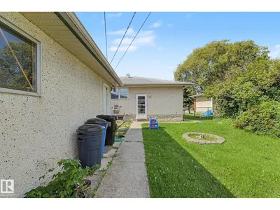 4323 114B ST NW photo 49