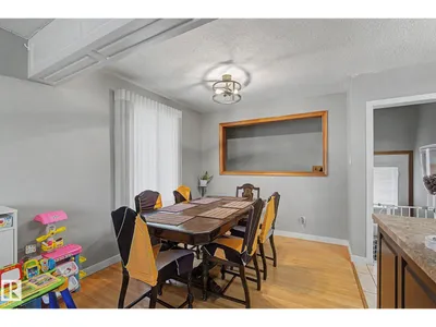 4323 114B ST NW photo 9
