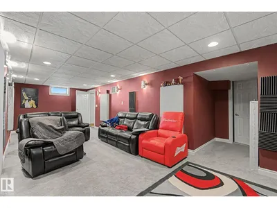 4323 114B ST NW photo 36