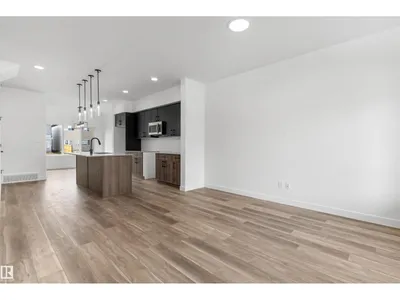 6265 175A AV NW photo 10