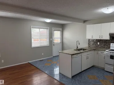 1535 80A ST NW photo 23