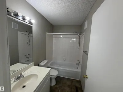 1535 80A ST NW photo 7