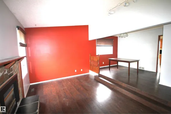 16547 113 ST NW photo 3