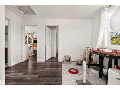 15713 102 AV NW photo 22