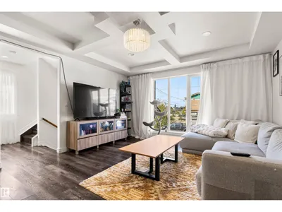 15713 102 AV NW photo 9