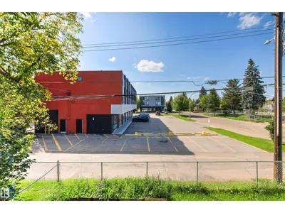 15713 102 AV NW photo 37