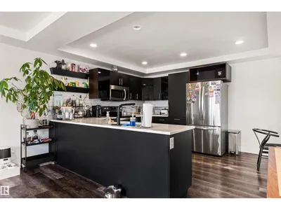 15713 102 AV NW photo 11