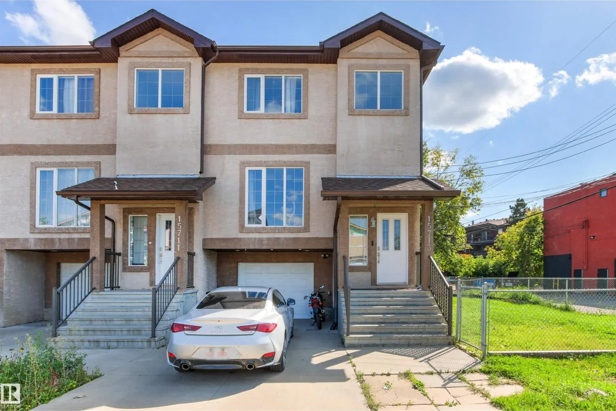 15713 102 AV NW exterior