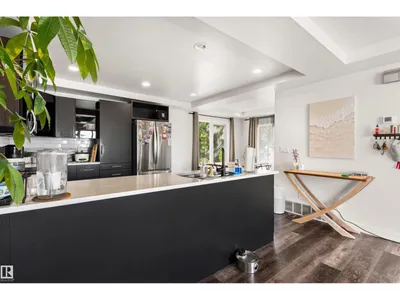 15713 102 AV NW photo 12