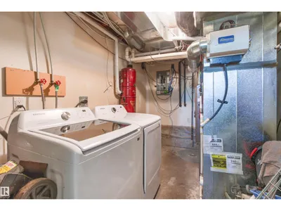 15713 102 AV NW photo 32