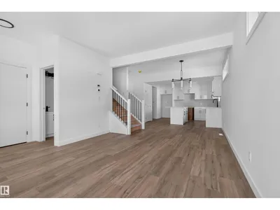 14930 94 AV NW photo 5