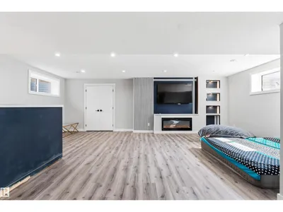 1103 26 AV NW photo 31