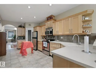 10416 69 AV NW photo 24
