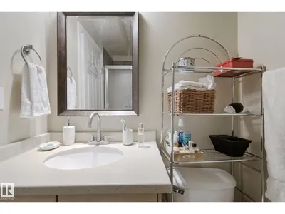 10416 69 AV NW photo 31
