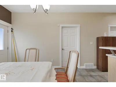10416 69 AV NW photo 28