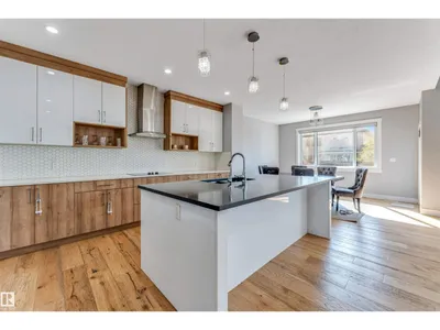 704 172 ST SW photo 4