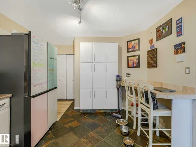 4031 38 Street NW photo 13