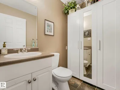 4031 38 Street NW photo 14