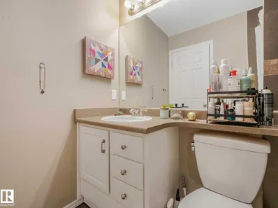 4031 38 Street NW photo 22