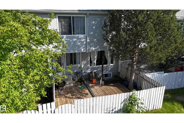 71 AMBERLY CO NW photo 2