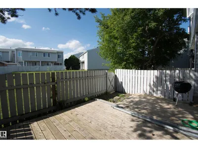 71 AMBERLY CO NW photo 5