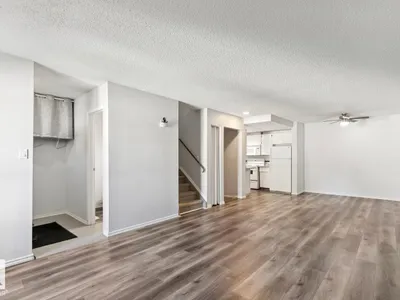 6356 184 ST NW NW photo 5