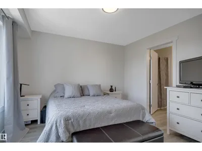 #4 9250 156 AV NW photo 24