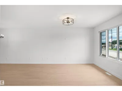 581 177 AV NE photo 6