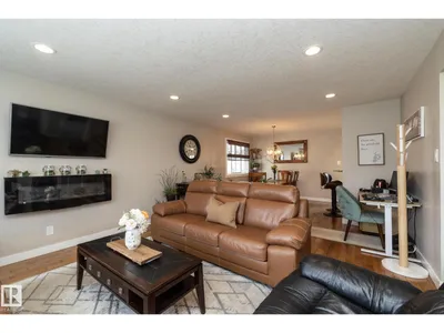10623 75 ST NW photo 9