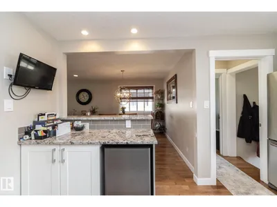 10623 75 ST NW photo 19